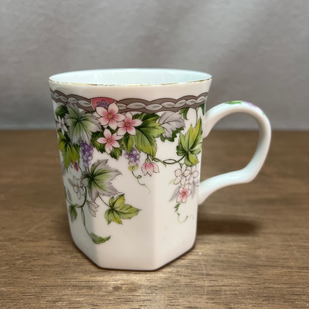 Andrea by Sadek Coffee Mug Grapevine Floral Octagonal Cottagecore Japan 80s VTG - Picture 5 of 11